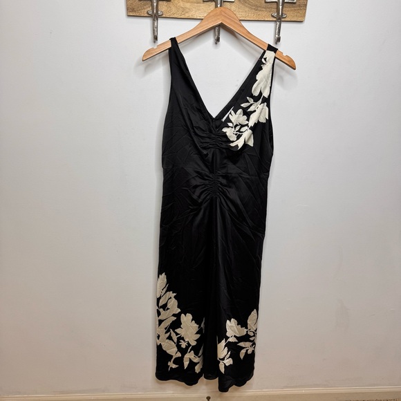 Vince Black and Cream Floral Midi Dress - Picture 2 of 5